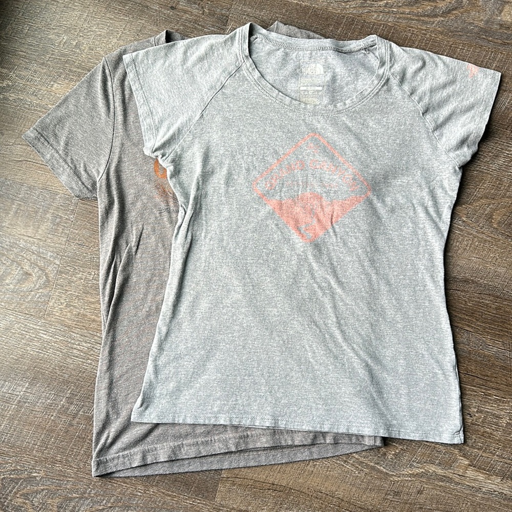 T shirt bundle “Grand Canyon the north face” “Merrel tshirt”